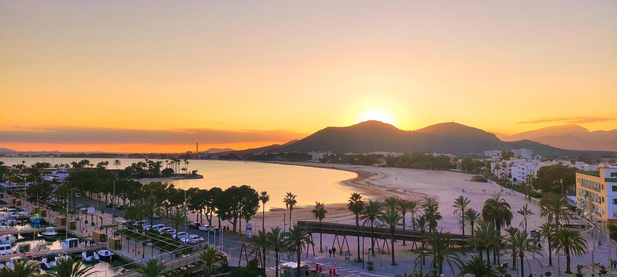 Tranquilo Apartamento Con Vistas Al Mar. Port de Alcudia  Exterior photo